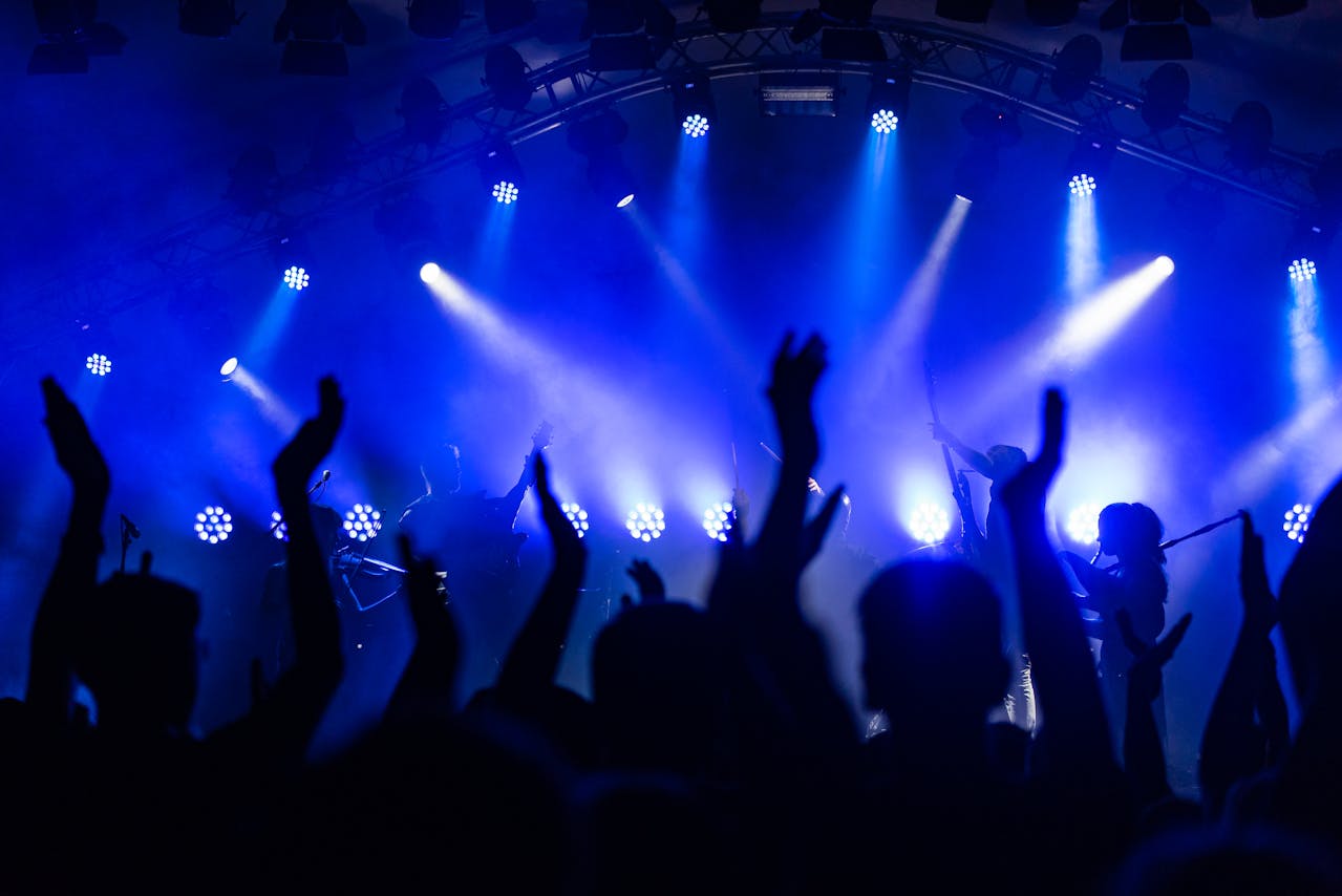 Track Players for Live Shows Without a Computer: The Practical, Professional Solution You Need